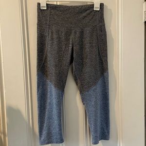 Champion Gray/Blue Colorblocked Cropped Leggings (Size M)
